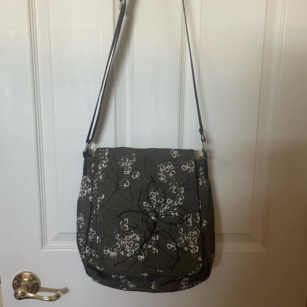 Haiku crossbody